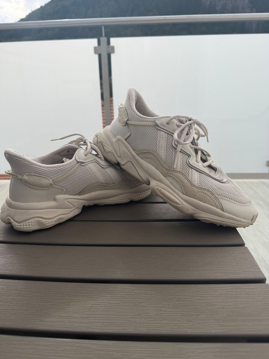Adidas Scarpe da uomo: Baskets Adidas OZWEEGO beige taille 43.5 – Usato da Boudry venduto da mat_zn57