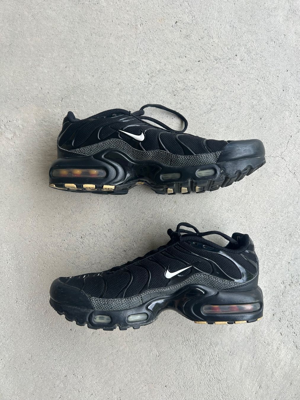 Nike Herrenschuhe: Nike Air Max Plus TN (black) – Gebraucht aus Liestal von Blueberrymuffin._