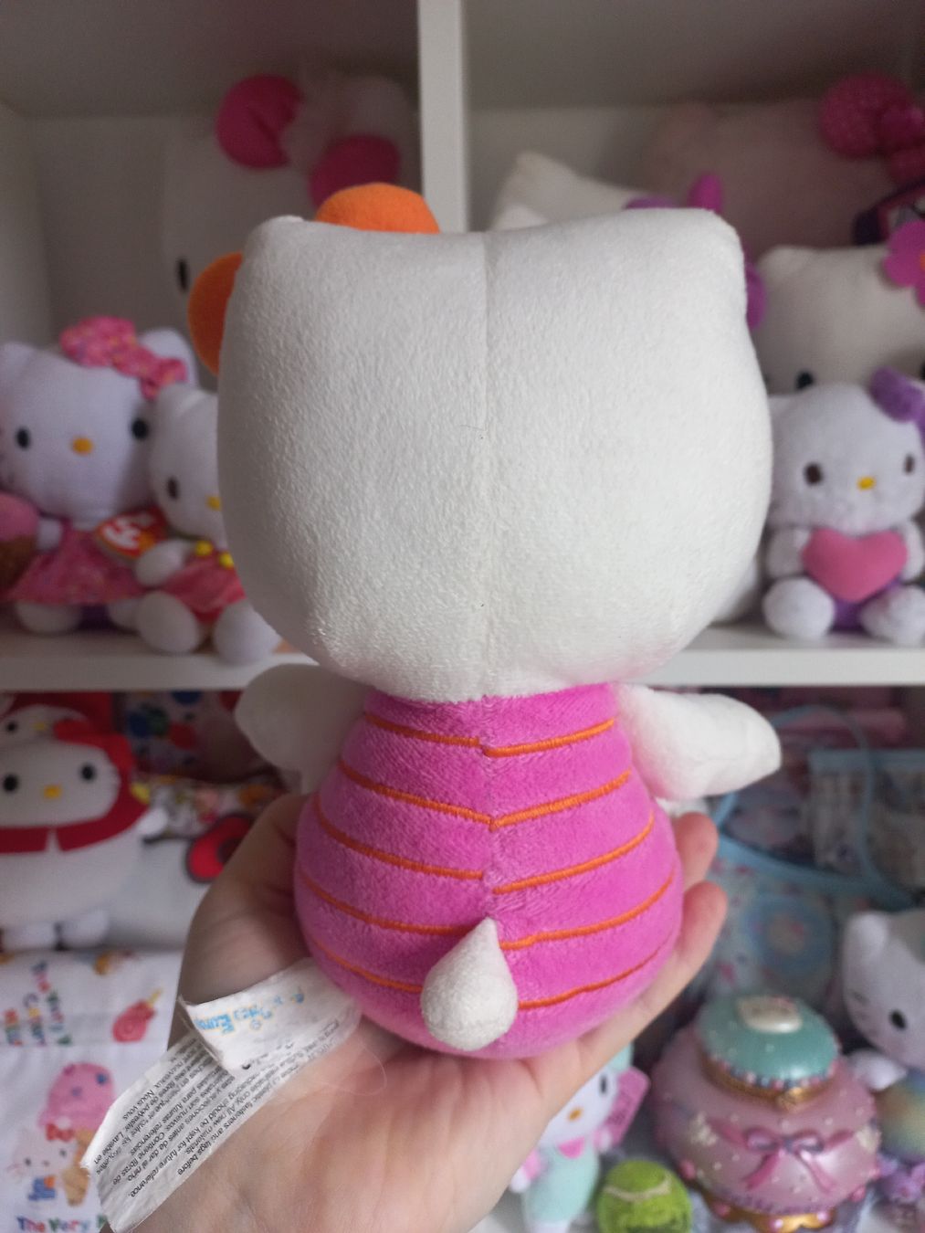 Hello Kitty Jouets: Hello Kitty Plüschtier - Sanrio – D'occasion à Wangen b. Olten par SecondStory4u 1