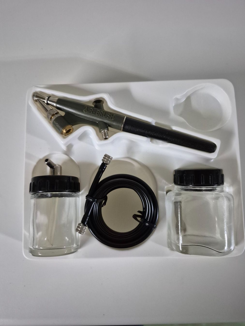 Proxxon Tutti gli attrezzi: Proxxon Kleinkompressor MK230, Airbrush – Usato da Hornussen venduto da Ibex1 4