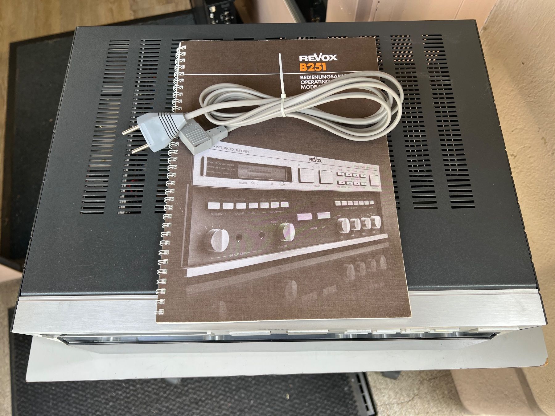 Revox Amplificatori: Revox B251 integrierter Verstärker – Usato da Gebenstorf venduto da Secondtronik 5