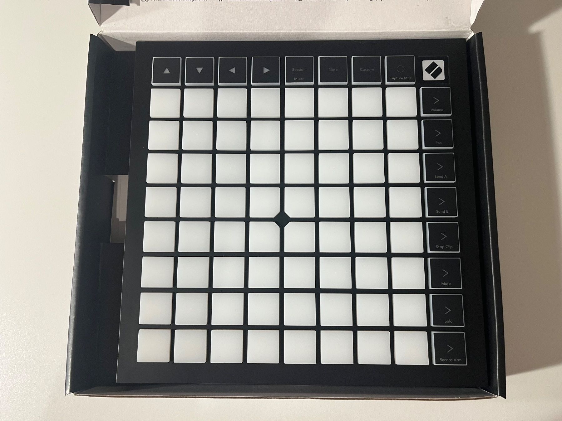 Novation Strumenti musicali: Novation Launchpad X - Das ultimative MIDI-Controller! – Usato da Biel/Bienne venduto da biel321 1