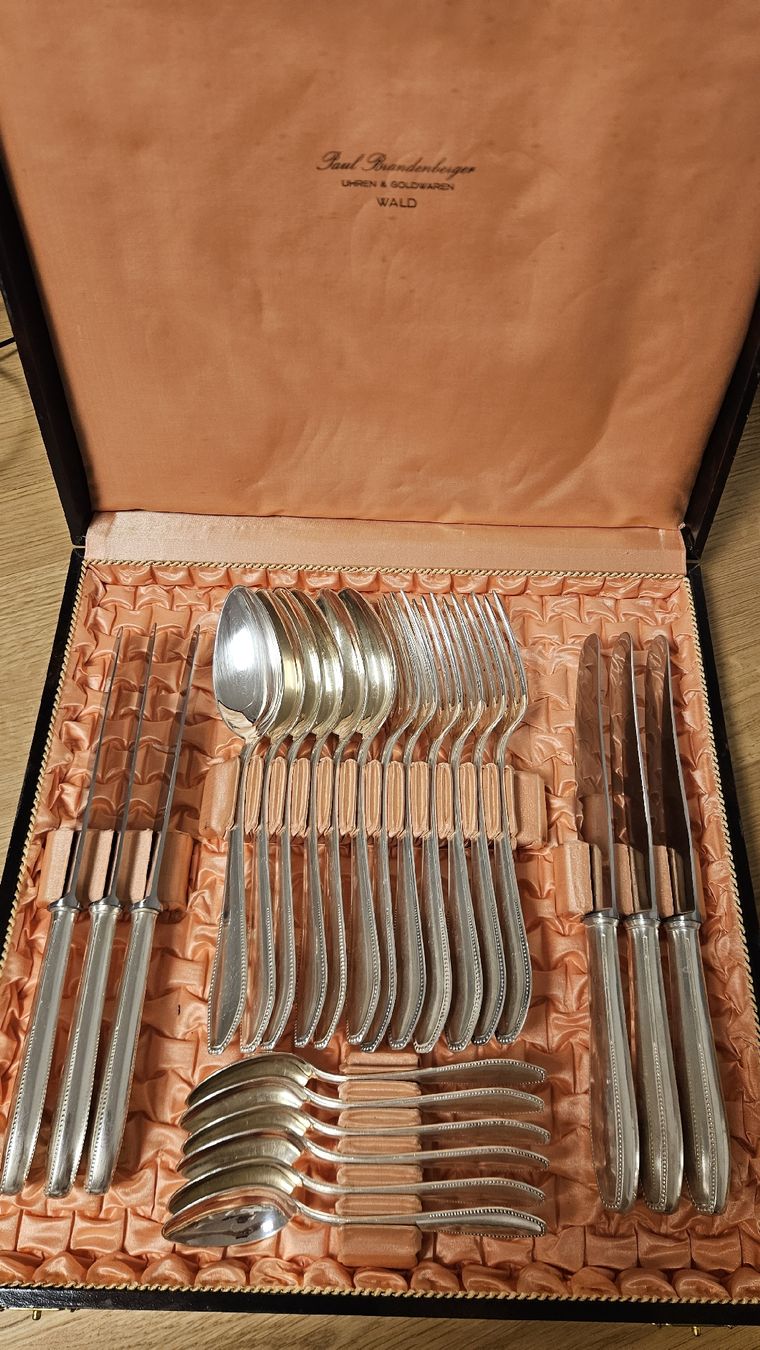 Set di posate: Versilbertes Besteck Set 27 Teile – Usato da Frenkendorf venduto da Julesrules84