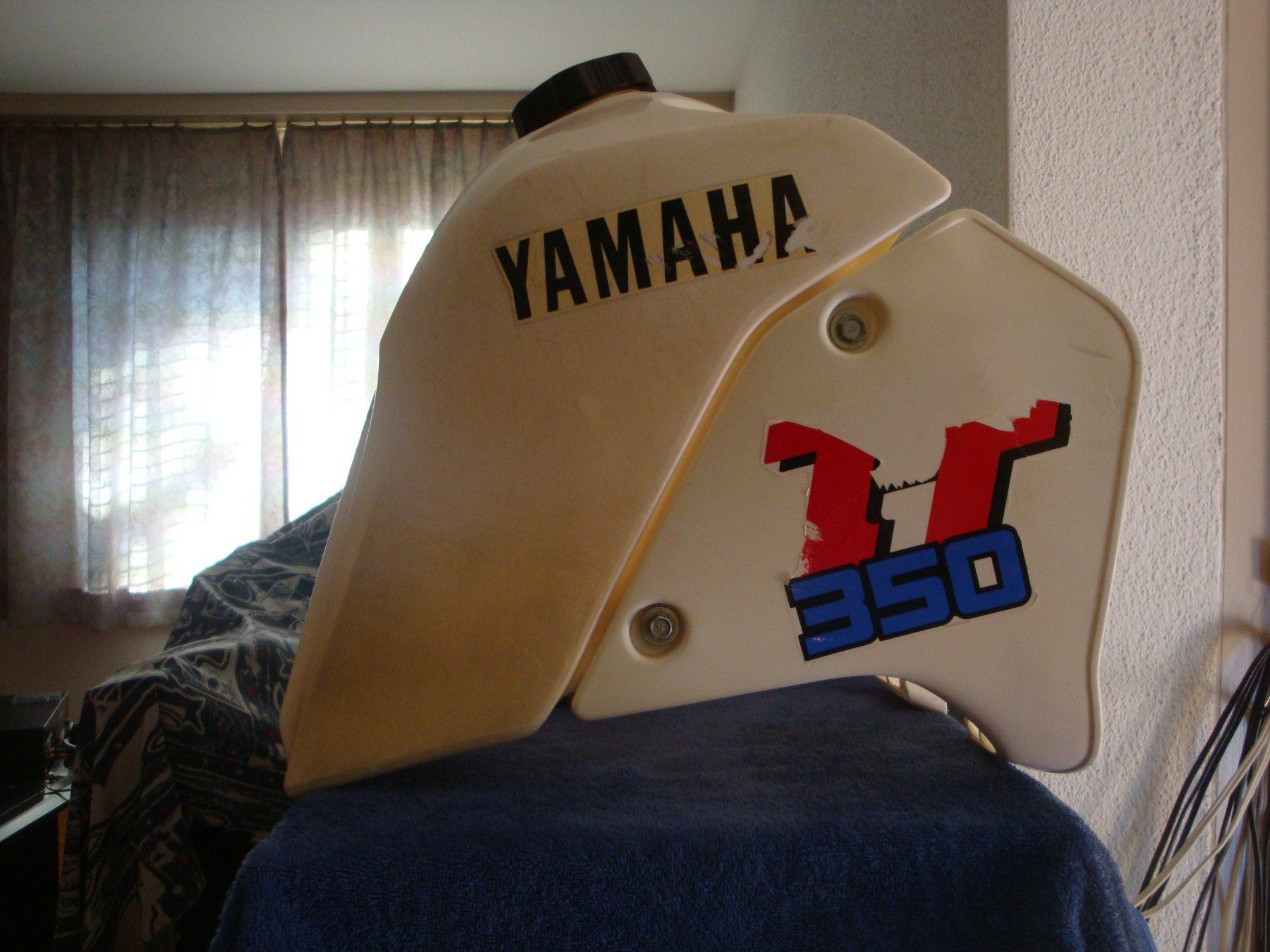 Enduro: Yamaha TT 350 Benzintank komplett – Usato da Rüti ZH venduto da Ame8 3