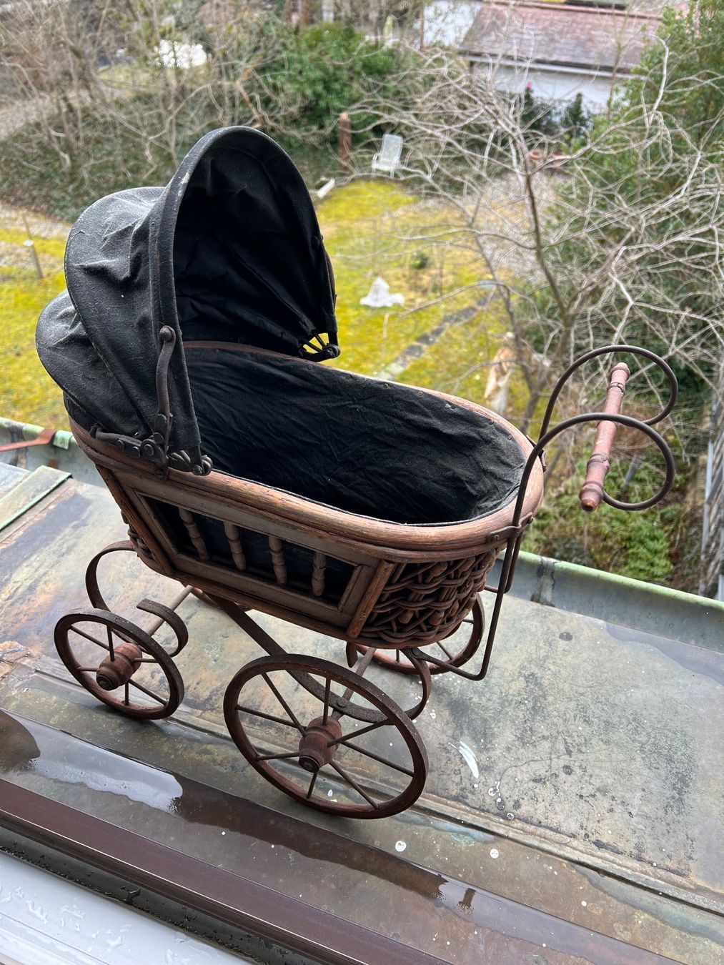 Giocattoli: Antiker Kinderwagen – Usato da Schaffhausen venduto da authentique 1