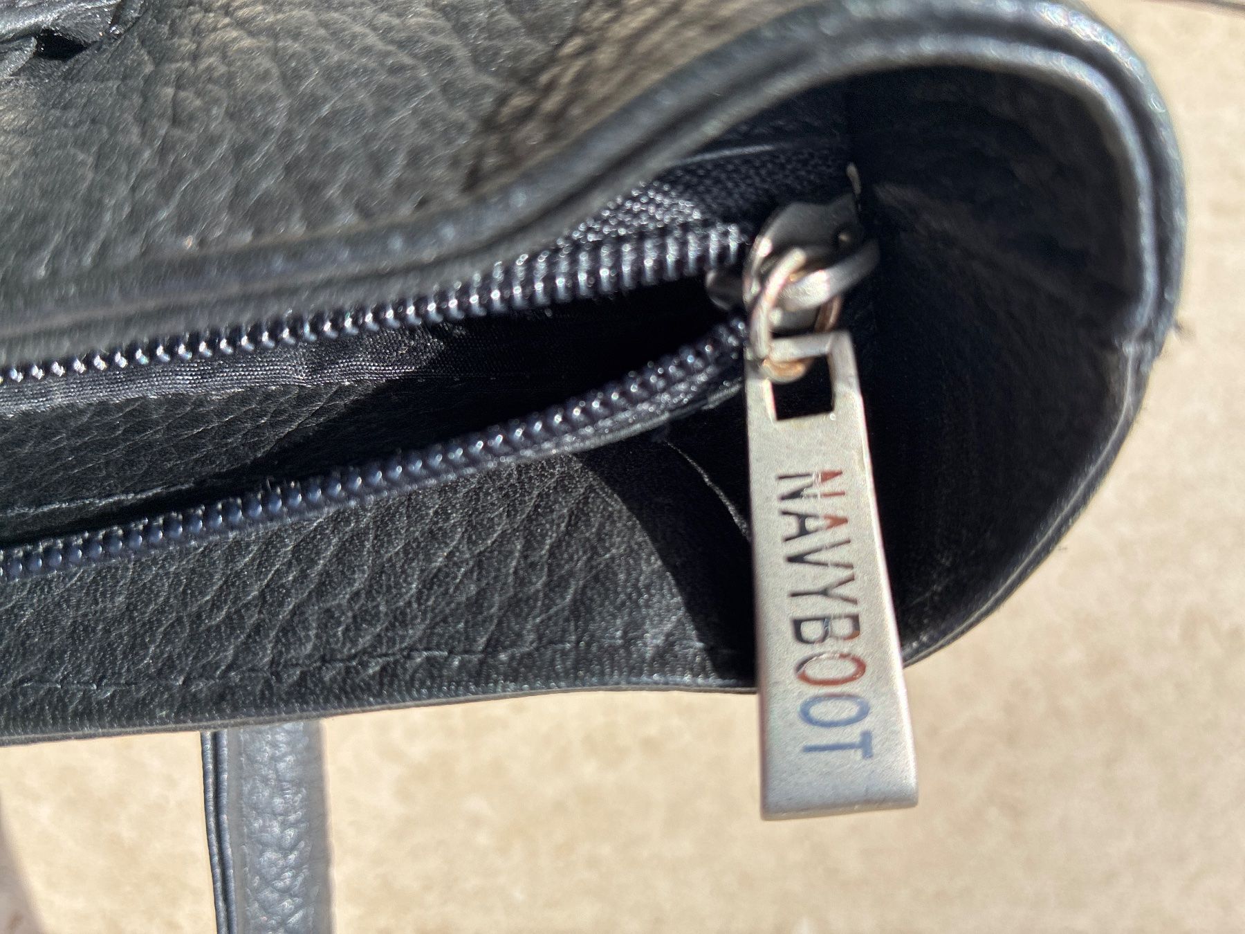 Navyboot Borse da donna: Damentasche schwarz Leder von Navyboot – Usato da Bettlach venduto da Brissoni 7