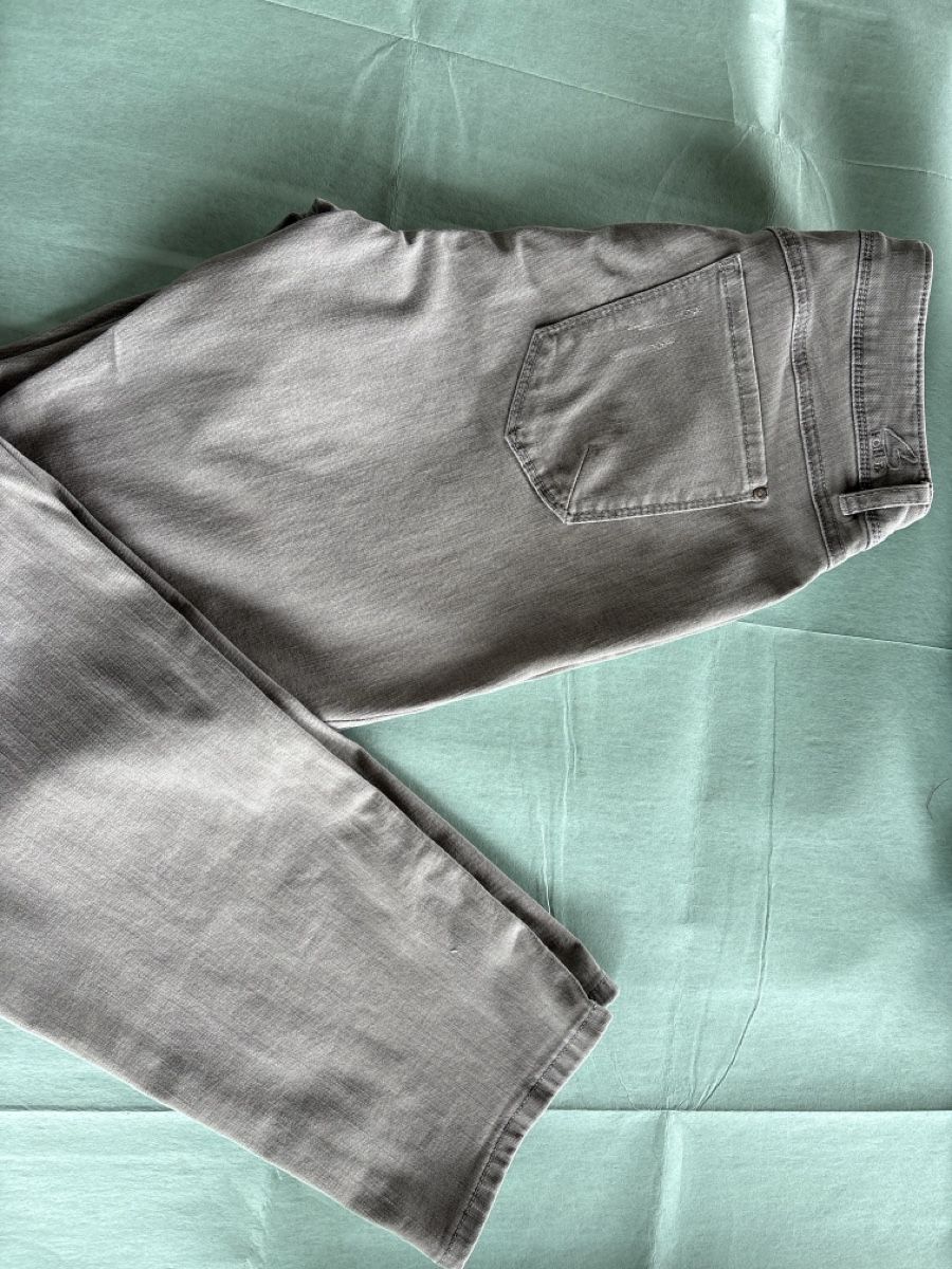 Bonita Pantaloni: Bonita Hose grau Grösse 42 – Usato da Grenchen venduto da nethy