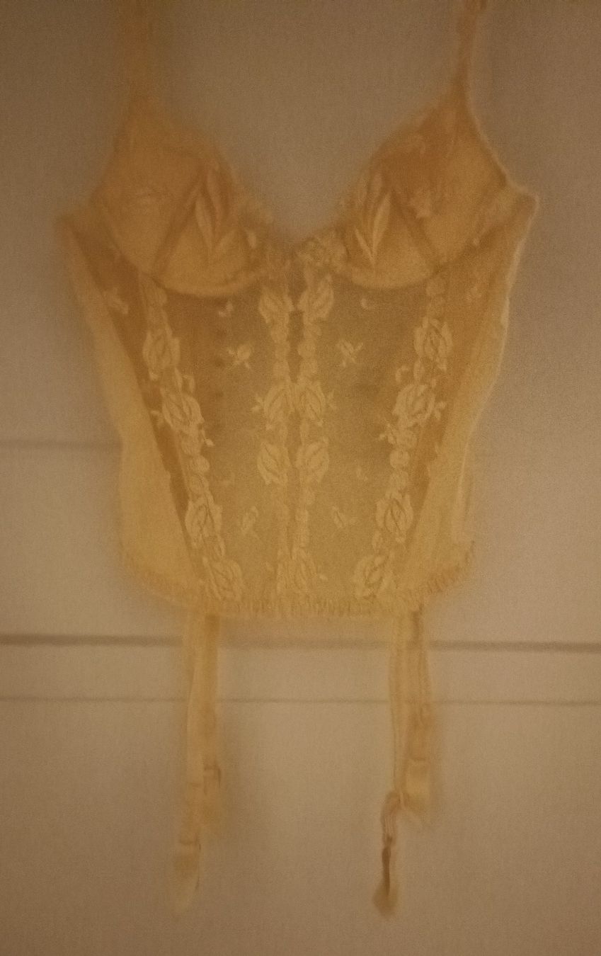 Altra biancheria intima: Bustier – Nuovo (secondo la descrizione) da Schaffhausen venduto da sim_j822