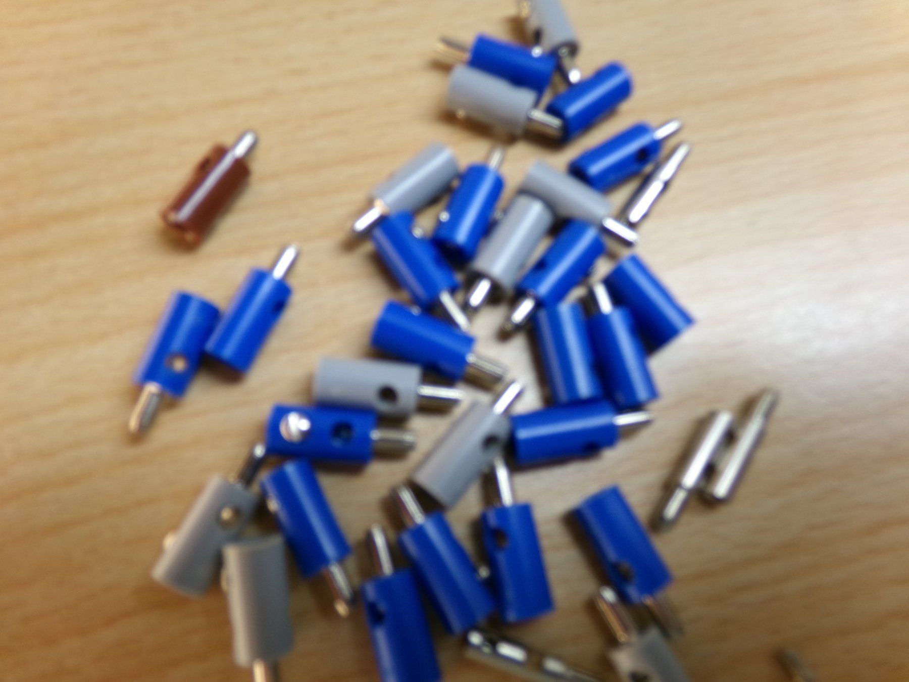 Fleischmann Modellini di ferrovie: Diverse Stecker – Nuovo e nell'imballaggio originale da Hombrechtikon venduto da Se9 1