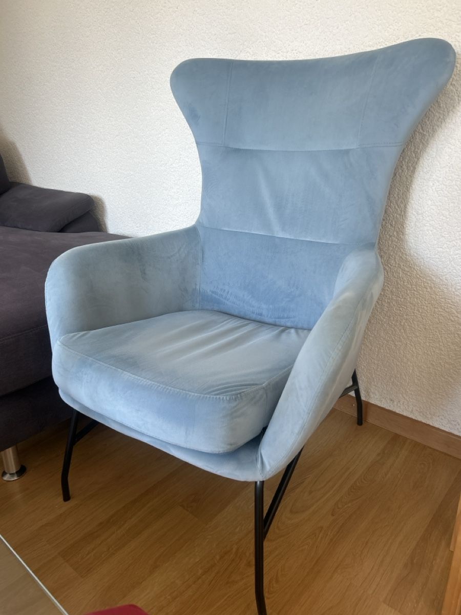 Livique Poltrone: Sessel hellblau Samtoptik gut erhalten 70cm hoch – Usato da Lachen SZ venduto da Nili2021