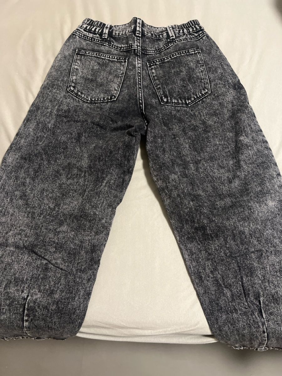 Pantalons: Damen Jeans AMISU Grösse 36 Stone Washed. – D'occasion à Berg TG par Bosko-02 2
