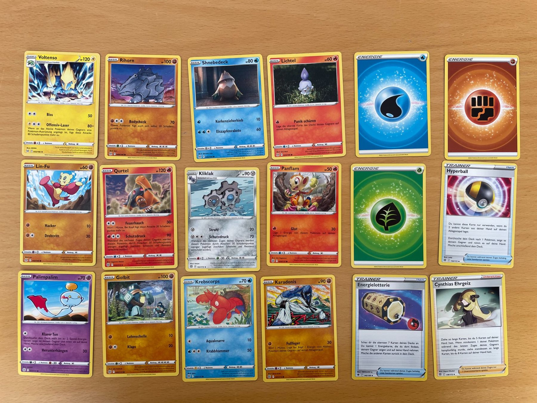 Pokémon Carte collezionabili: Pokemon Karten Set (Versand gratis) – Nuovo (secondo la descrizione) da Chur venduto da Angerson