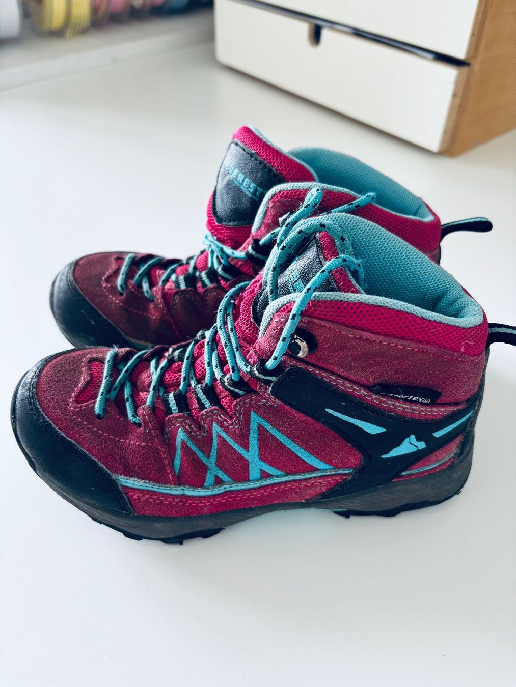 Everest Scarpe da uomo: Wanderschuhe von Everest I Gr. 30 – Usato da Lenzburg venduto da Orzo3