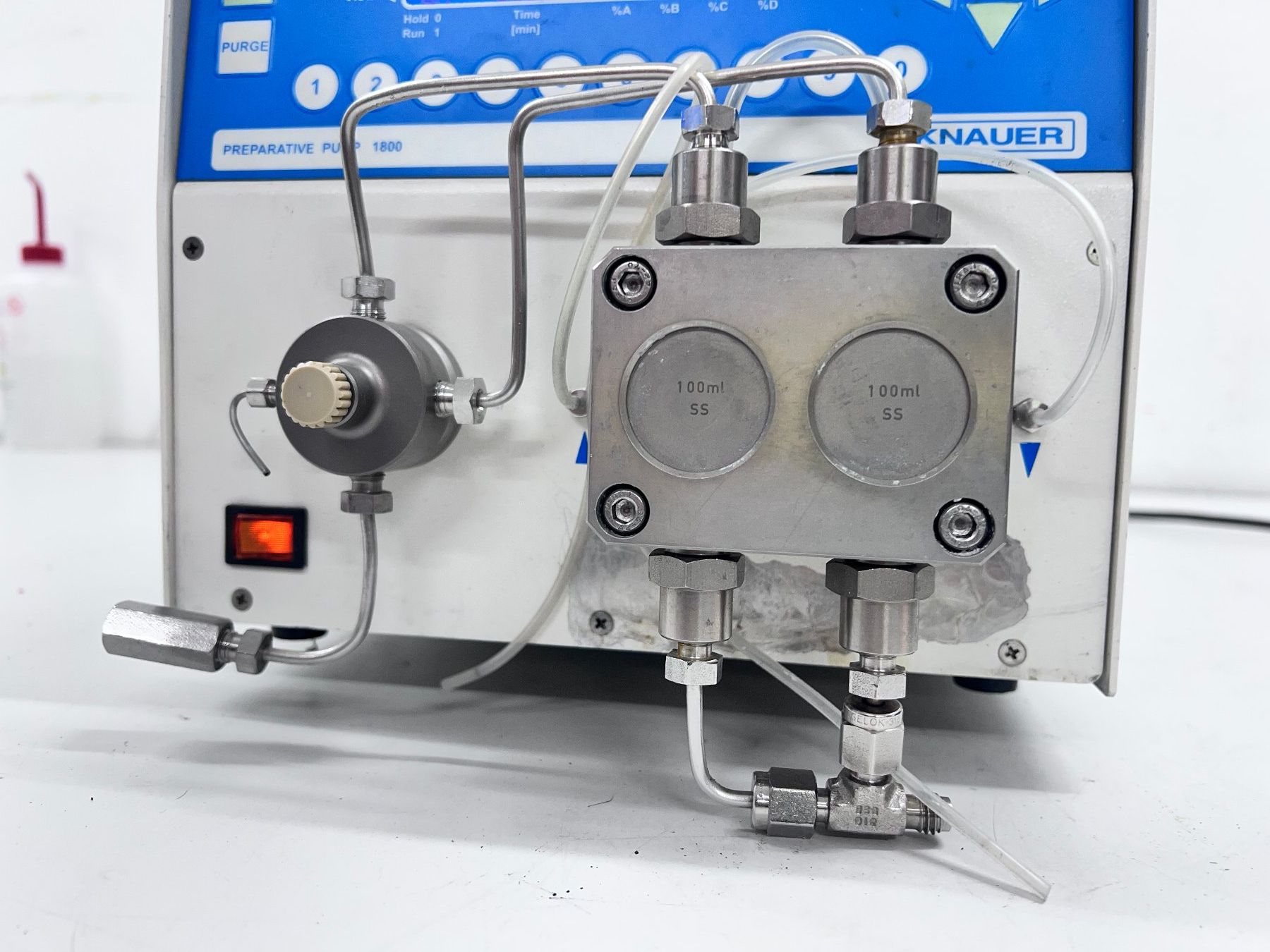 Accessori da laboratorio: Knauer Preparative HPLC Pumpe 1800 – Usato da Niederdorf venduto da LeptonAG_Labor 3