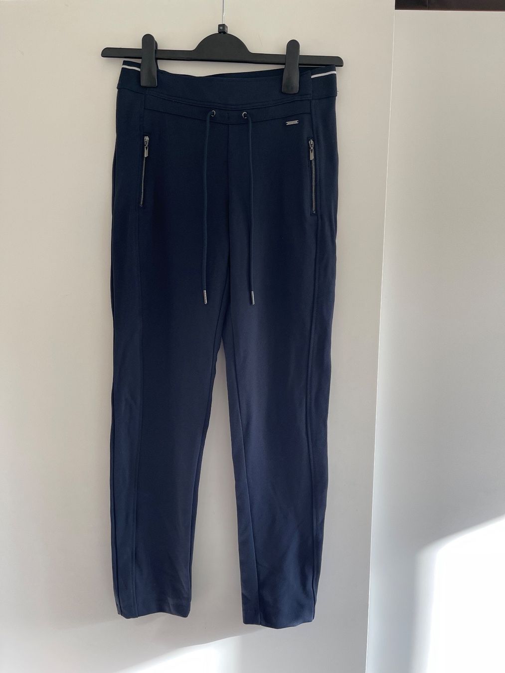 C&A Pantaloni: Training bleu marque C&A – Usato da Sion venduto da edelweissse