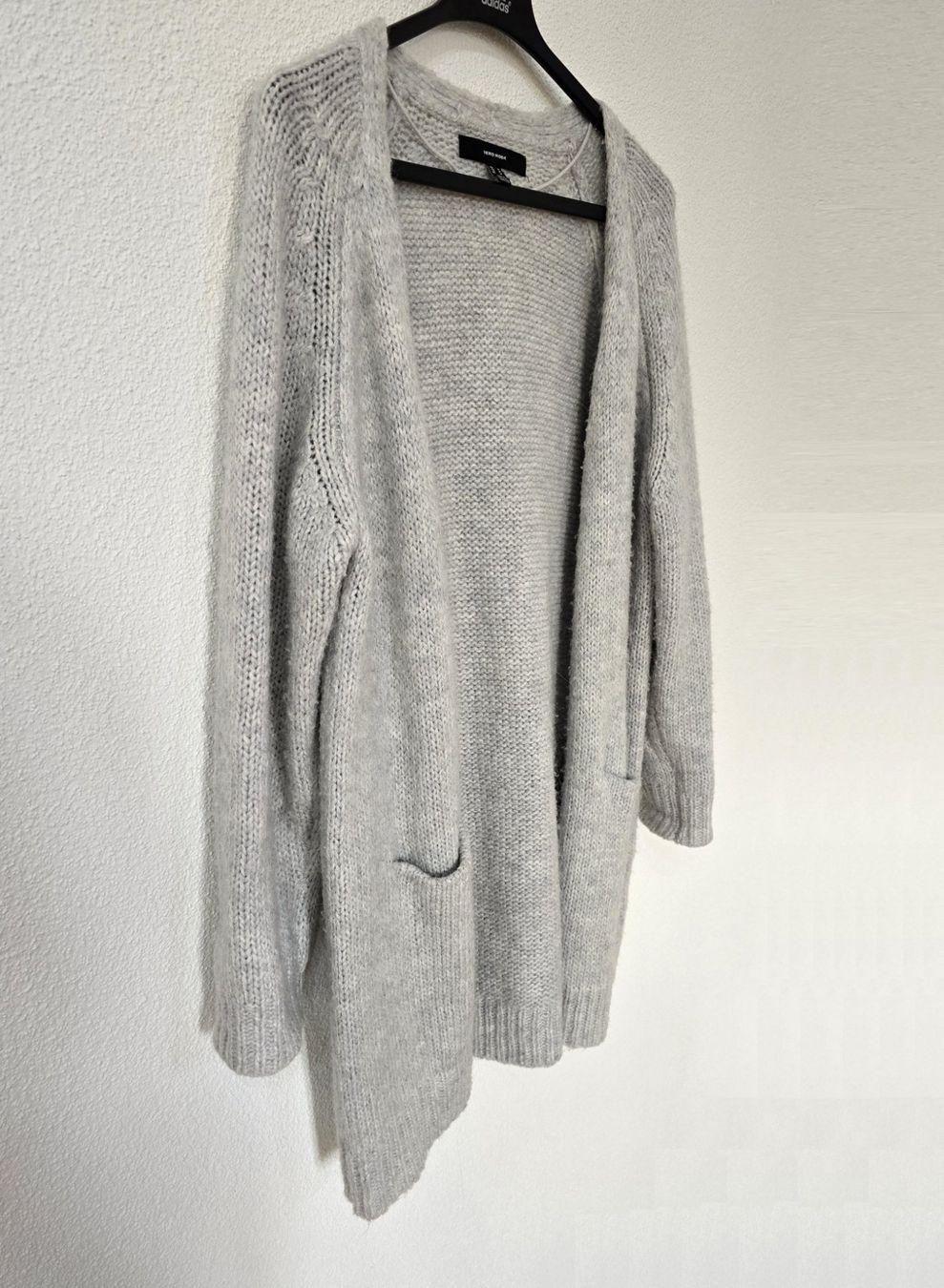 Vero Moda Giacche: Vero Moda Damen Strickjacke Cardigan Grösse M hellgrau – Usato da Oetwil an der Limmat venduto da dhantal 2