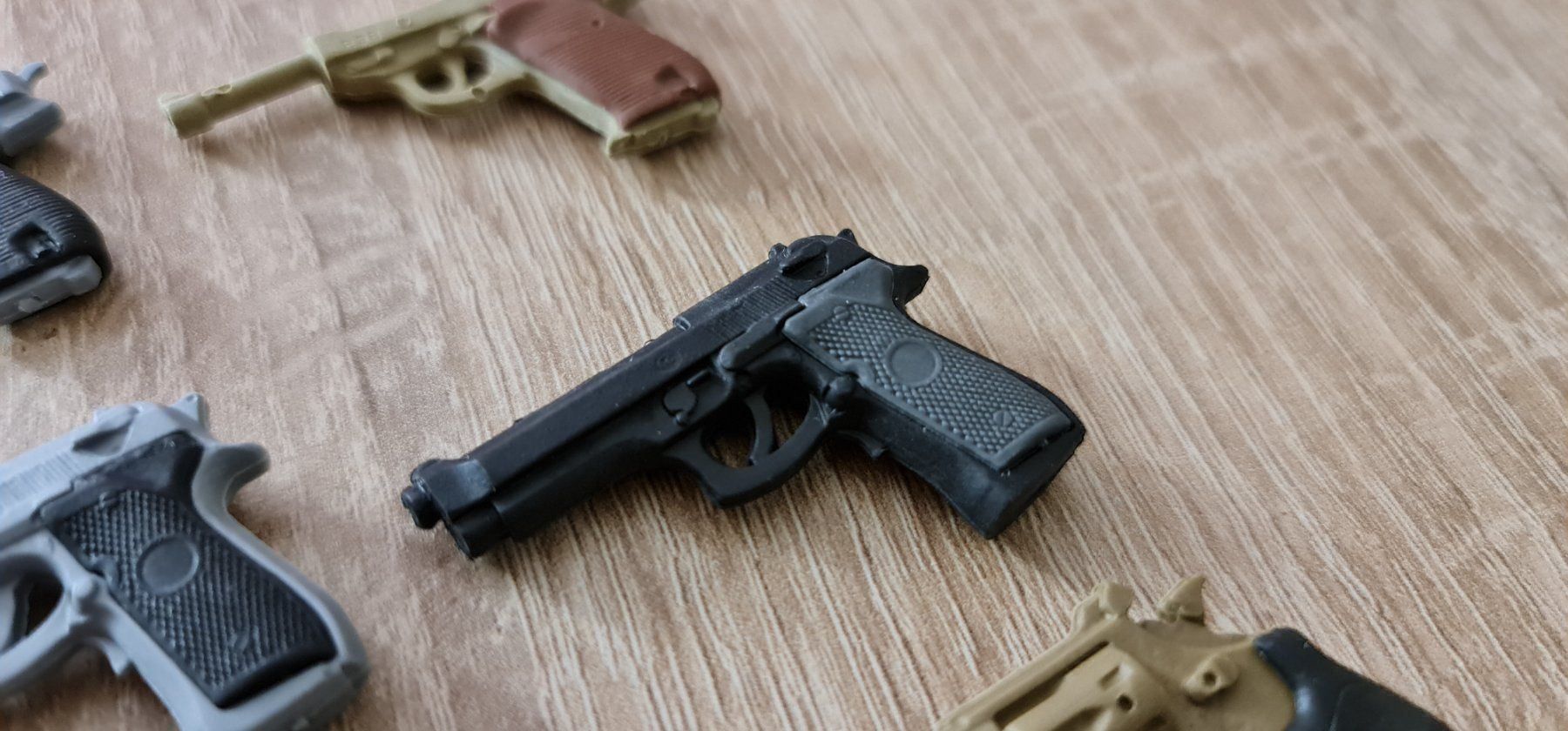 Matite, matite colorate & gessi: 3stk Radiergummi S&W Beretta P38 Pistole – Nuovo e nell'imballaggio originale da Effretikon venduto da easyjones 5