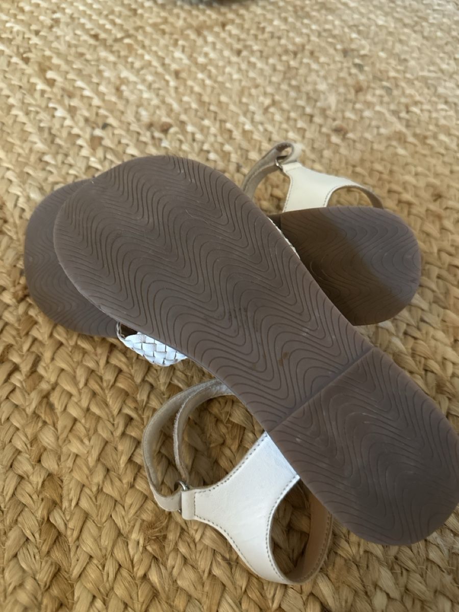 Scarpe per ragazze: Leder Sandalen Gr.35 weiss – Nuovo (secondo la descrizione) da Matzingen venduto da Steffiiiiiiiiii 2