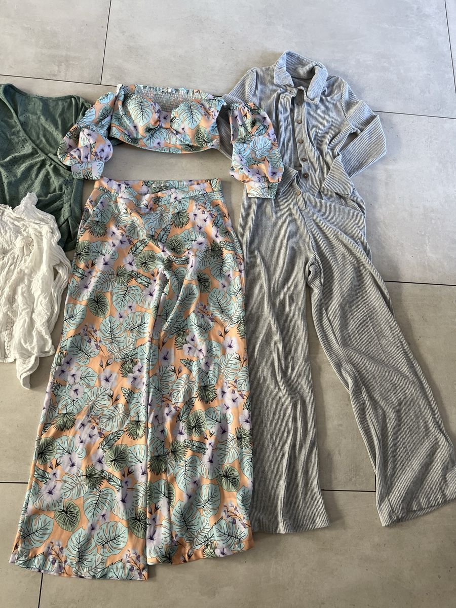 Lotti di vestiti: Damen-Kleiderpaket Gr. S, M  – Usato da Aarburg venduto da Jessica. 1