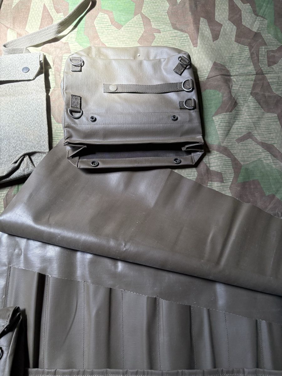 Schweizer Armee Taschen: Schweizer Armee Taschen Set 9 Stk. – Gebraucht aus Wil ZH von El_Bicho 5