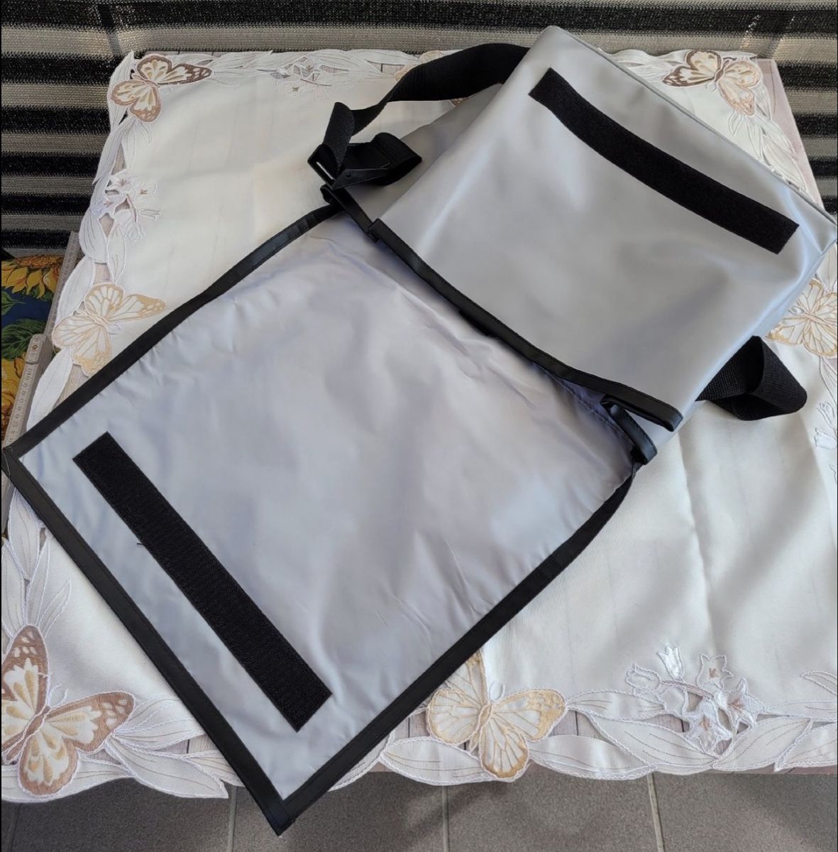 Borse: SR Technics Kuriertasche / Umhängetasche Grau - Selten! – Nuovo e nell'imballaggio originale da Opfikon venduto da usakli86 3