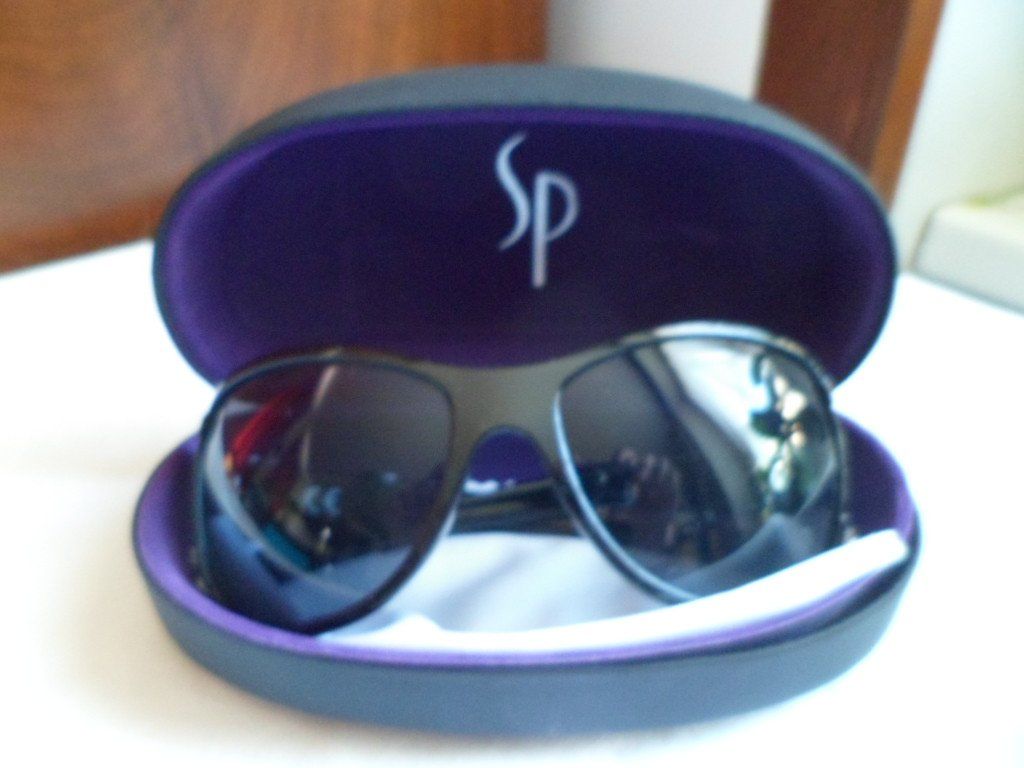 Brillen & Gläser: Schwarze Sonnenbrille SP mit Etui & Tuch – Gebraucht aus Schöftland von rennsenn 7