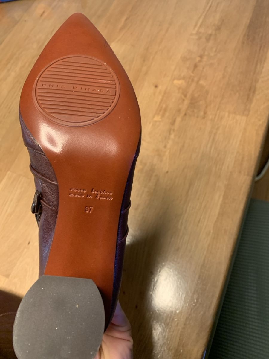 Scarpe da donna: Chie Mihara Stiefeletten gr 37 neu – Nuovo (secondo la descrizione) da Bülach venduto da Lunaromina 2