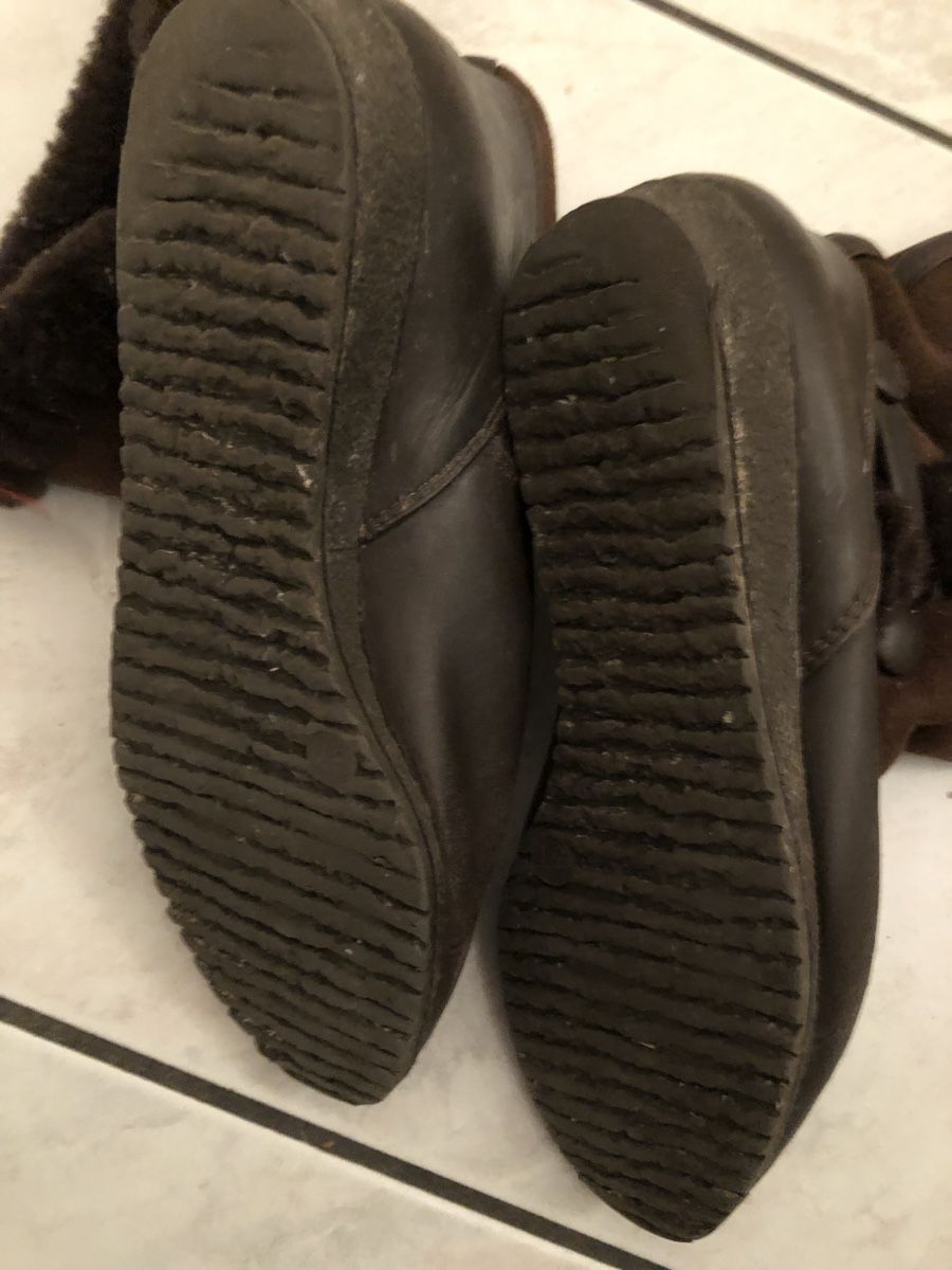 Scarpe da donna: Lammfellstiefel – Usato da Solothurn venduto da Congela 2