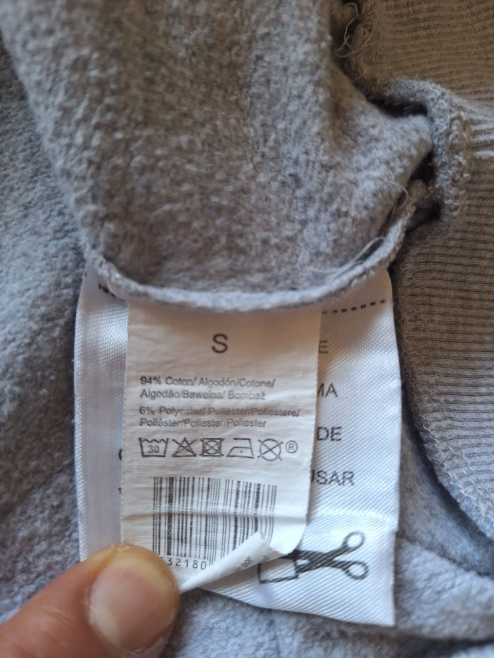 Maglioni & Felpe: Sweat à capuche gris One Piece taille S occasion – Usato da Chêne-Bougeries venduto da xchrysalide 2
