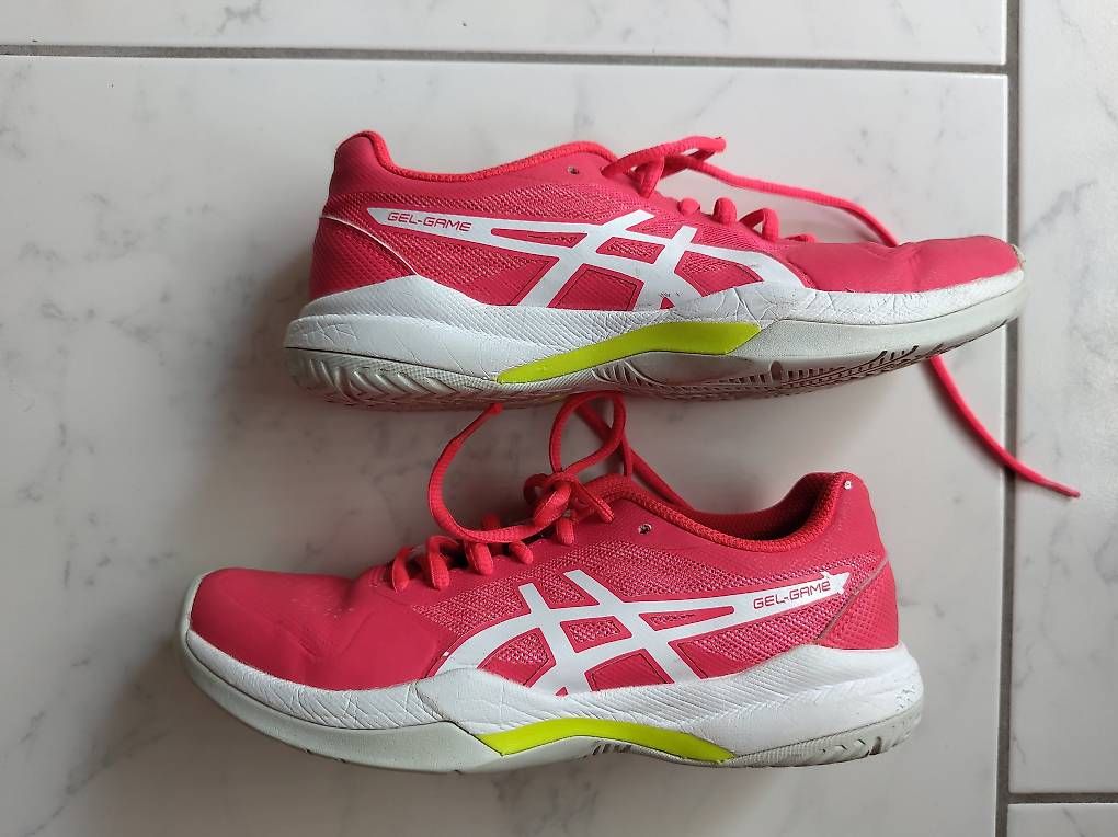 Asics Scarpe per ragazze: Asics Hallenturnschuhe Grösse 37 – Usato da Meilen venduto da Hope777 2