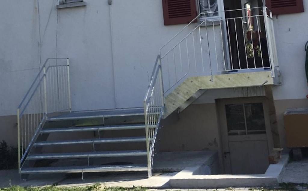 Scale: Aussentreppe / Metalltreppe – Usato da Biel/Bienne venduto da Vamilia