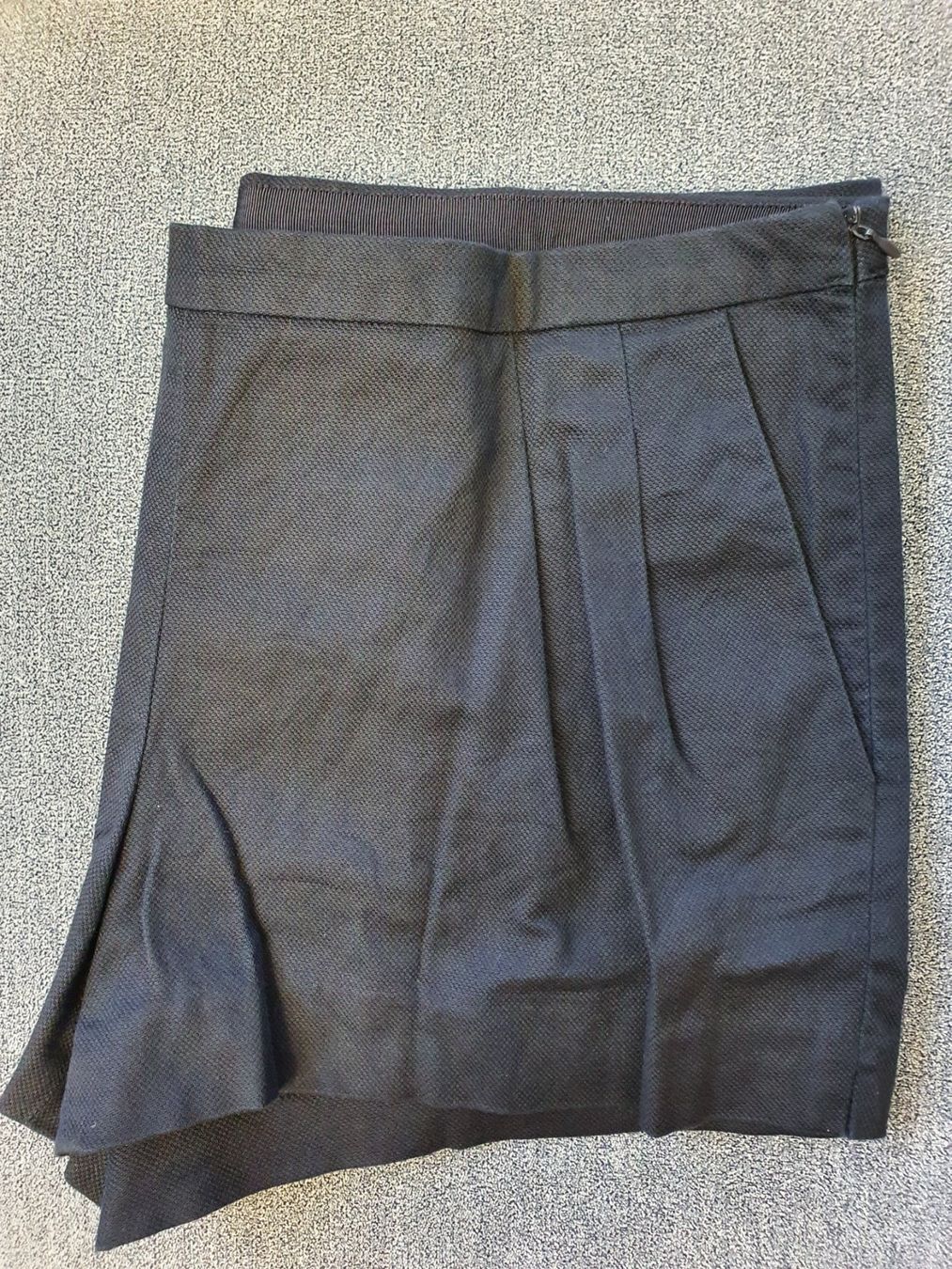 Pantaloni: Shorts Benetton, Gr. 42 – Usato da Starrkirch-Wil venduto da Oter1