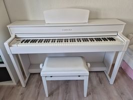 Yamaha Clavinova CLP-535 weiss inkl. Hocker & Lampe