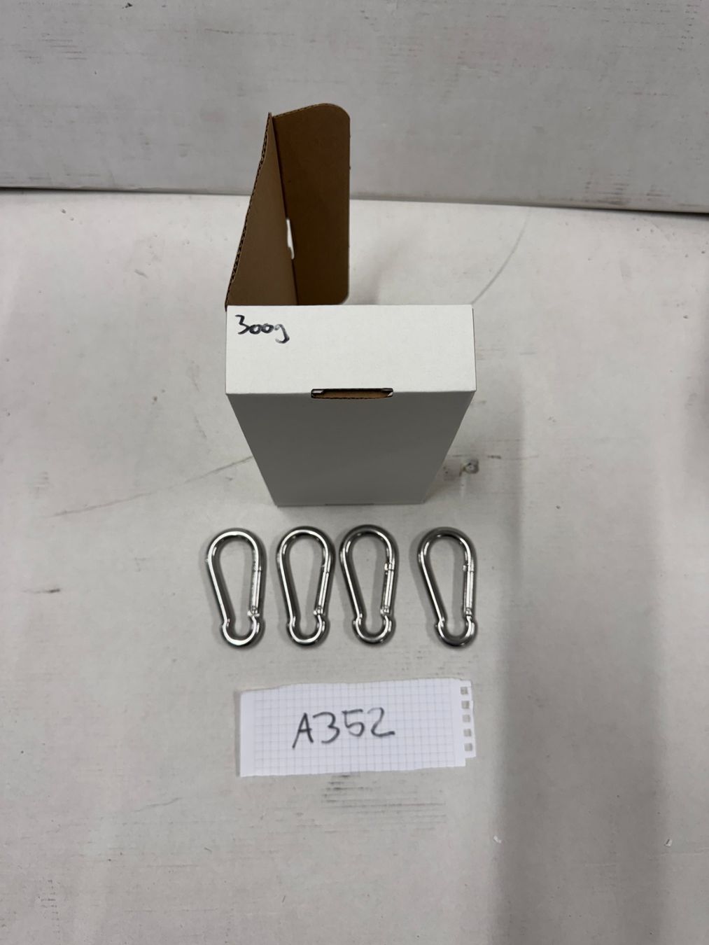 Attrezzatura da arrampicata: 4x Karabiner (A352) – Usato da Däniken SO venduto da Profog1 5