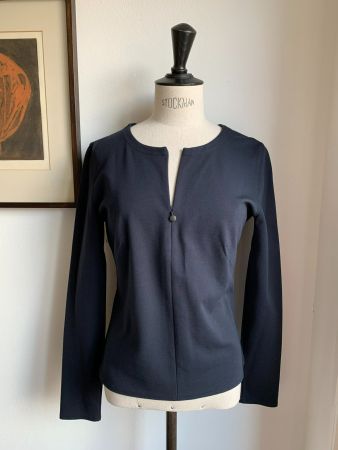 AKRIS: Neu/ungetragen - Dunkelblaues Langarm-Top, 38