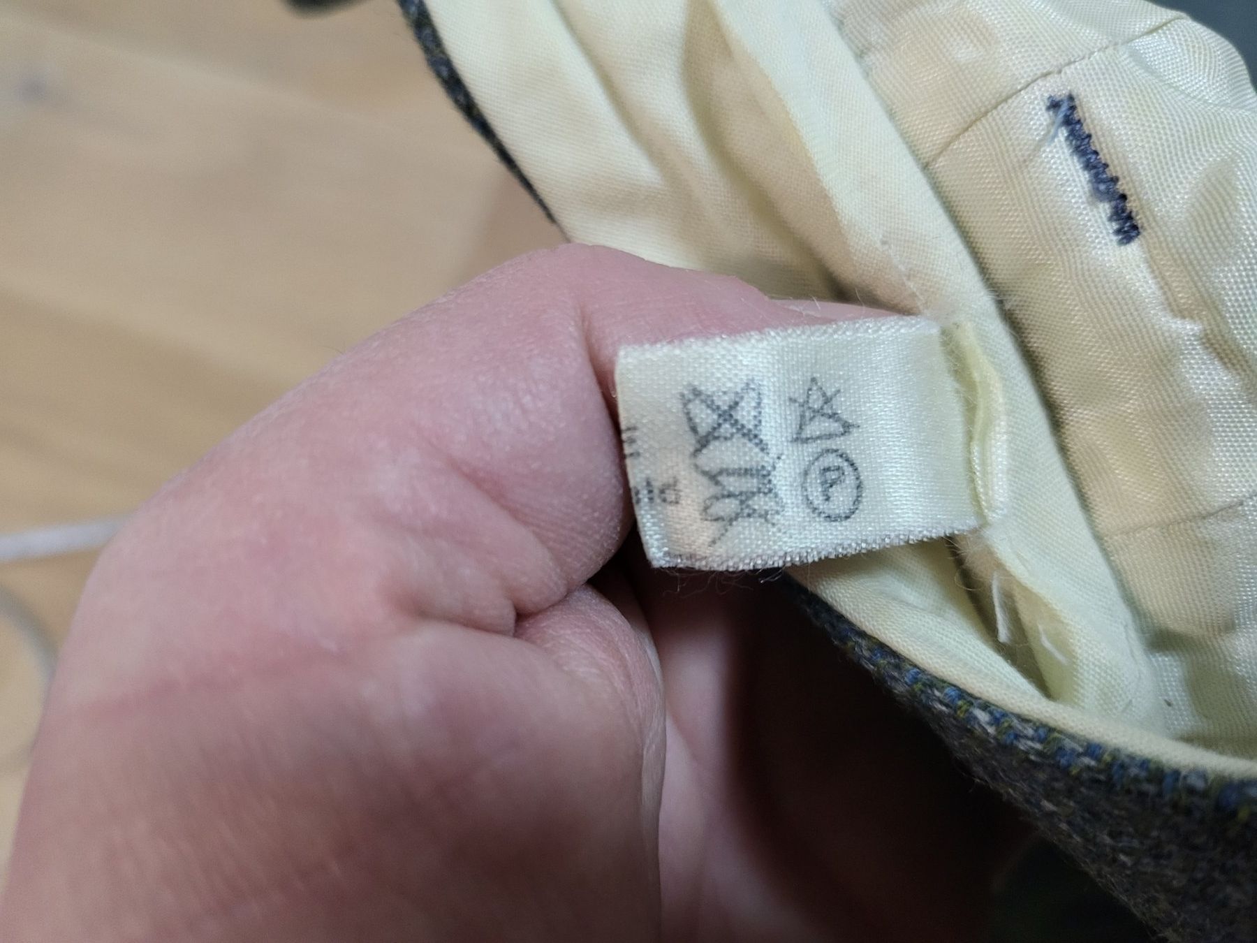 Hosen: Graue Woll-Hose ca Gr 44 – Gebraucht aus Horgen von 2CH70 5