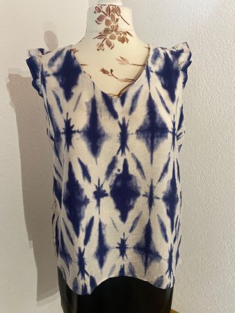 Tunique blanche avec motifs batik bleu toi