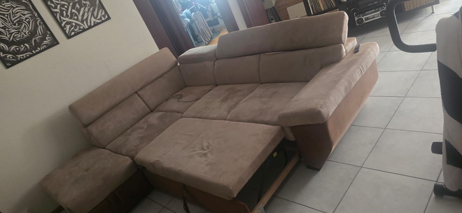 Conforama Sofas: canapé d angle  – D'occasion à sion par Fabs_666d 4