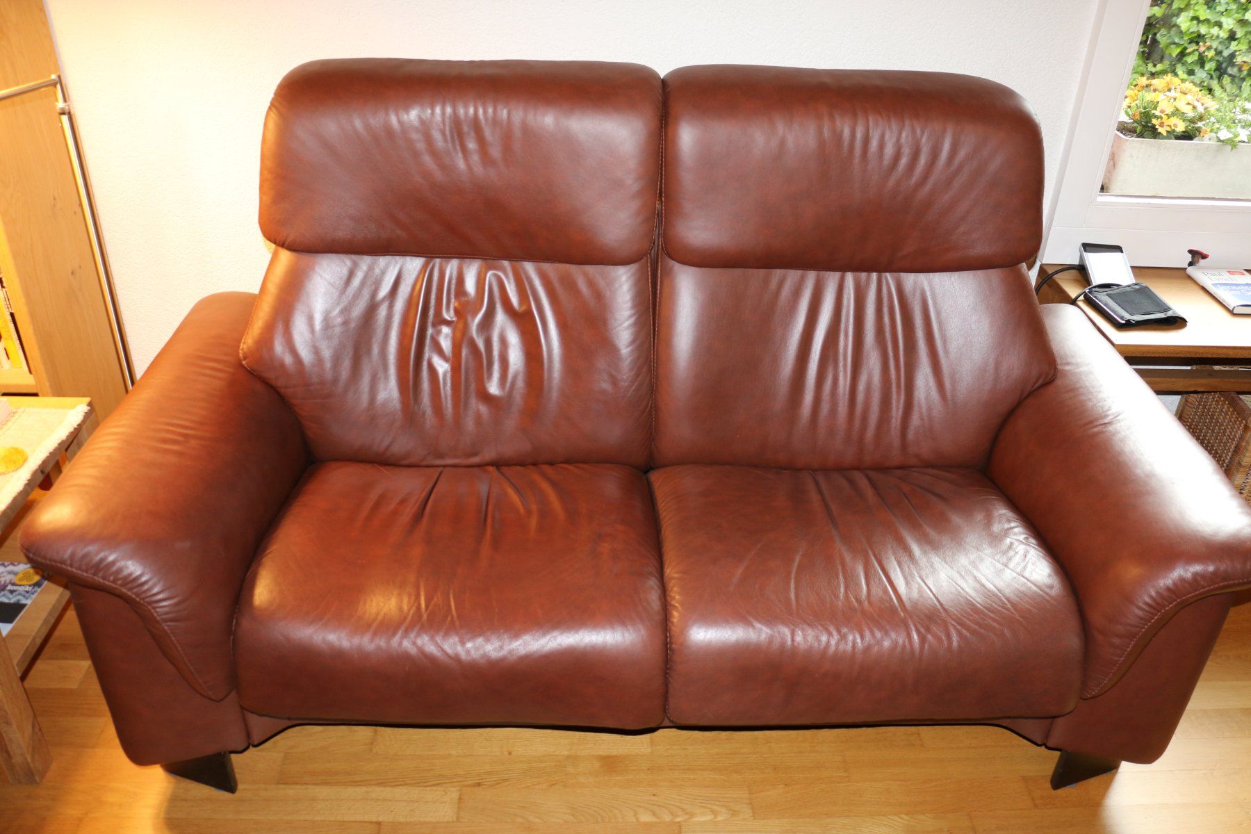 Stressless Sofas: Stressless 2er Leder-Sofa Hochlehner – Gebraucht aus Meisterschwanden von the_p9l8