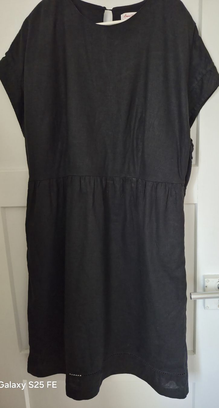 Vestiti: Robe en lin noire 44/46 – Usato da Bern venduto da dasgesuchtobjekt 1