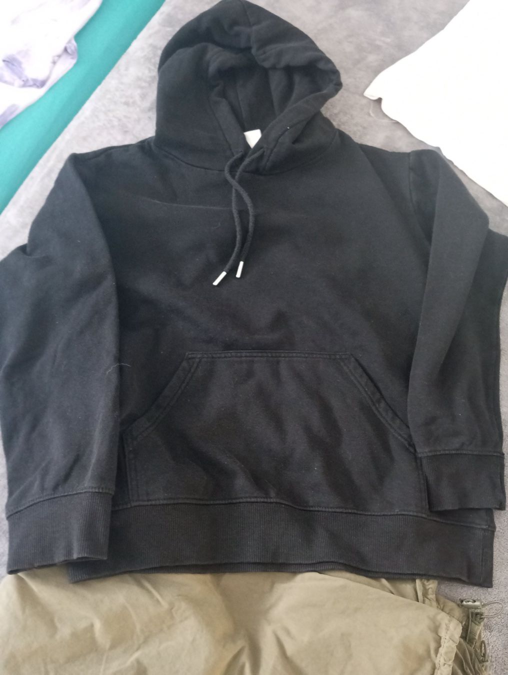 Kleiderpakete: Hose, Pullover & Kurzarm Shirt – Gebraucht aus Amriswil von cbe_cr6q 3