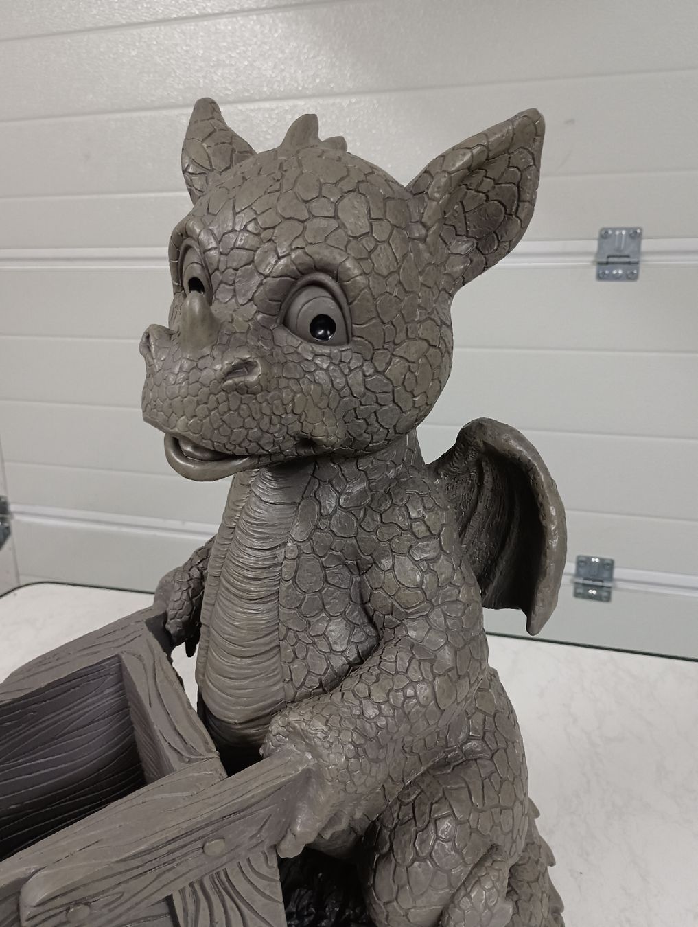 Tutte le decorazioni: Süsser Drache mit Schubkarre Gartendeko Figur – Nuovo e nell'imballaggio originale da Brislach venduto da Falke666 1