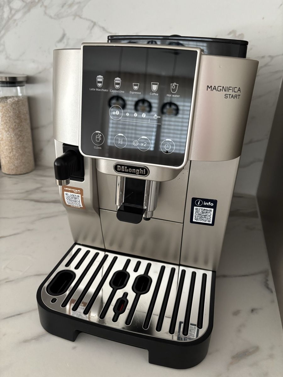 De'Longhi Macchine per caffè & Macchine per espresso: DeLonghi Kaffeemaschine – Usato da Lömmenschwil venduto da pv_cr