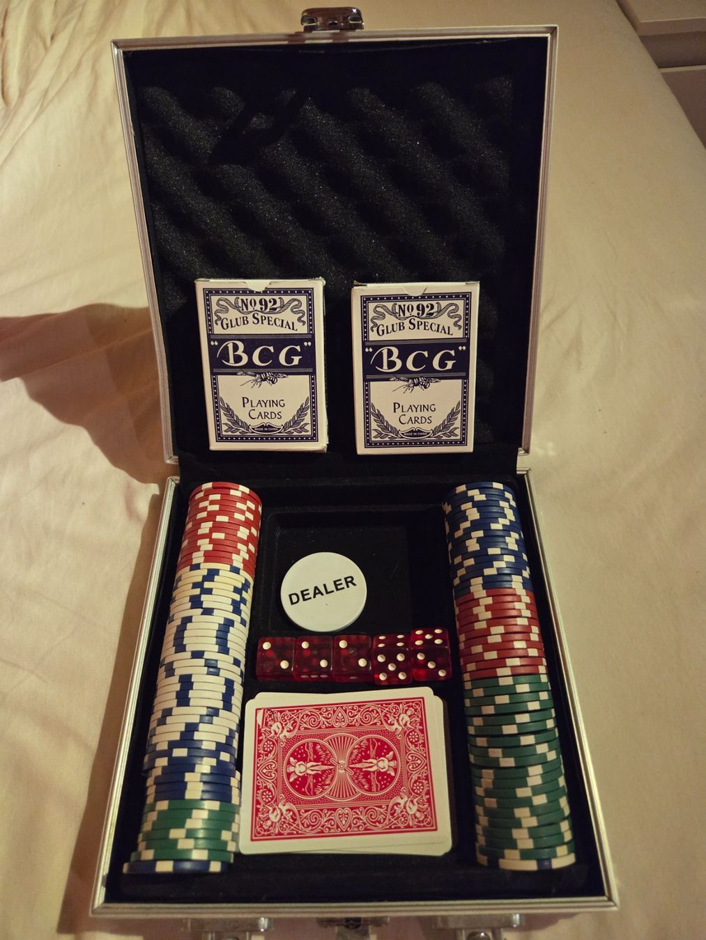 Giochi: Hochwertiger Pokerkoffer Fullset – Usato da Bern venduto da watchcomp.