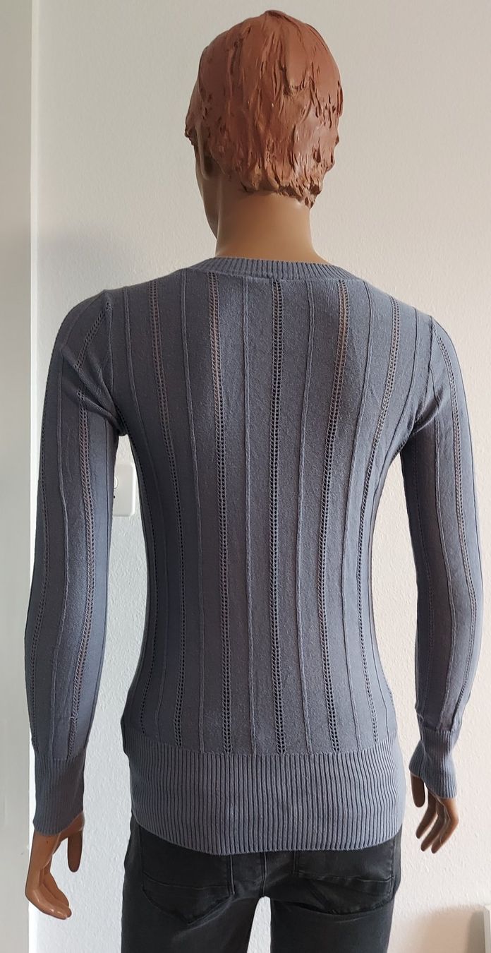 H&M Maglioni & Felpe: Feiner Damen Pullover Grösse S, graublau – Usato da Basel venduto da Allerlei-Basel 1
