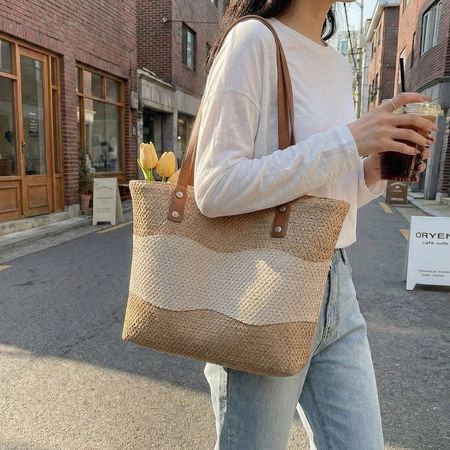 Strohtasche mit braunen Henkeln beige gestreift neu