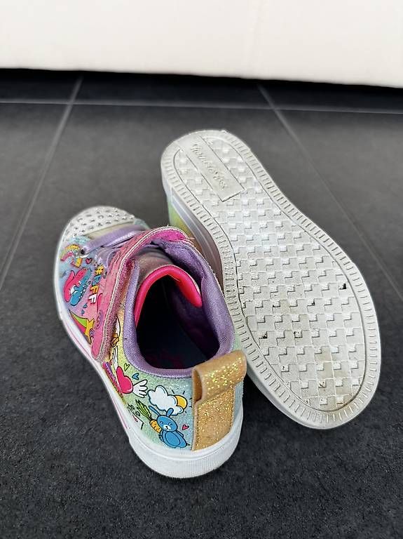 Schuhe für Mädchen: Sneaker Gr. 27.5 – Gebraucht aus Ottenbach von bienemaja010 1