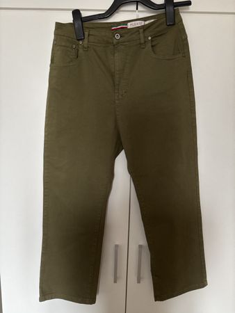 Please Khaki Hose im Culottes Stil!