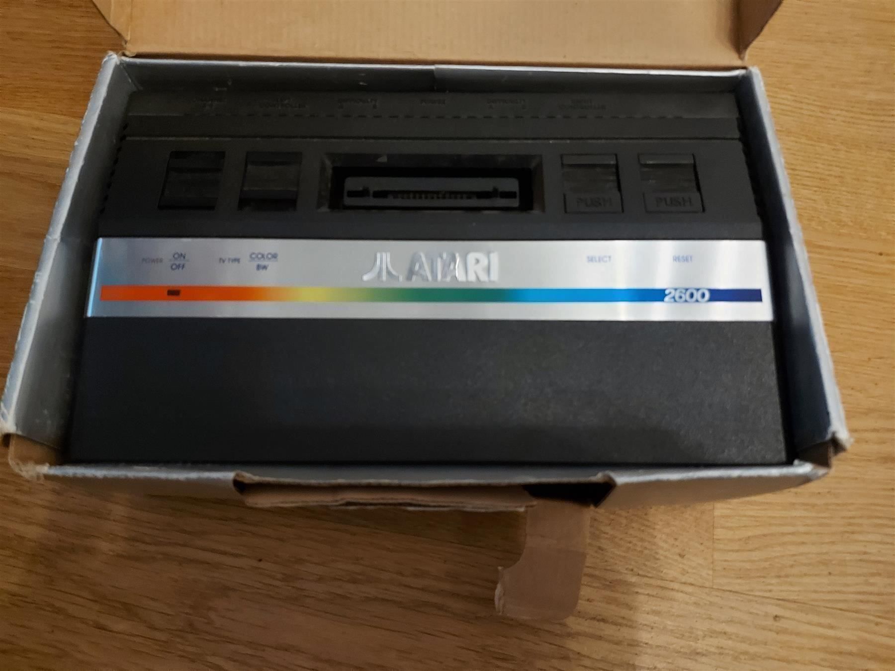 Atari Console: Atari 2600 Spielkonsole Konsole OVP – Usato da Aarau venduto da Kaesekuchen2000 2