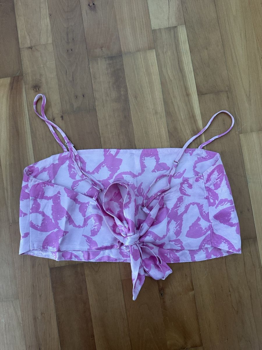 Bershka Tops: rosa Crop-Top – Gebraucht aus Romanshorn von ila_2nzf 1